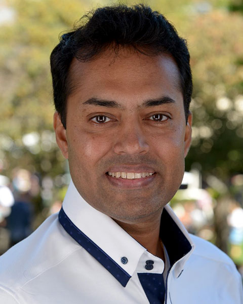 Srinivas (Srini) Kumandan